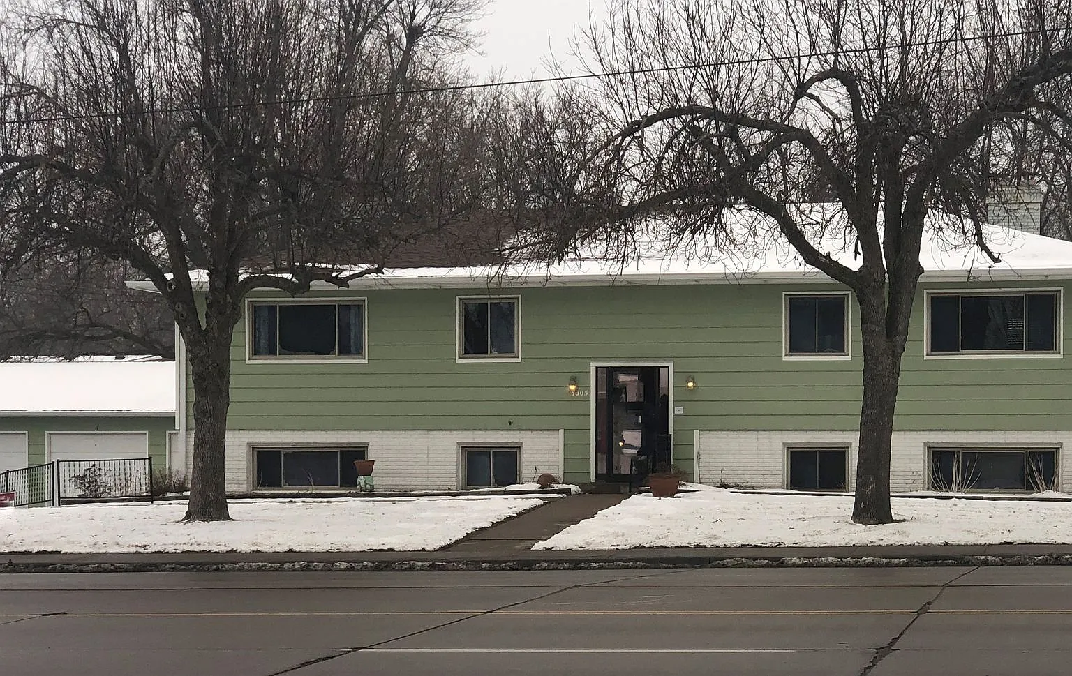Cliff Apartments — Photo 1