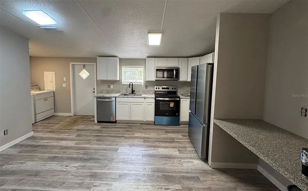 2 bed, 2.0 bath, 1040 sqft, $1,650 — Photo 2