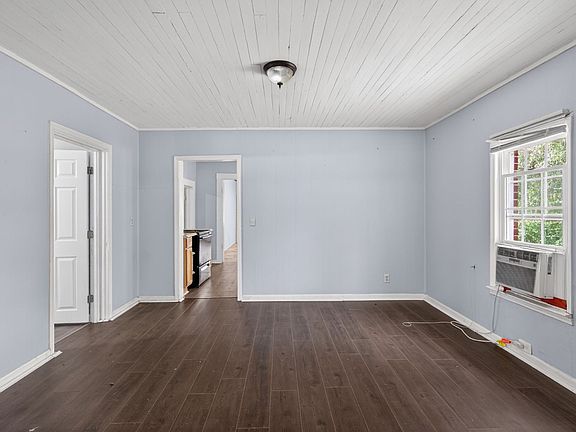 5th image of 1817 Buncombe Waco Rd