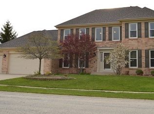 1720 Kensington Dr, Algonquin, IL 60102