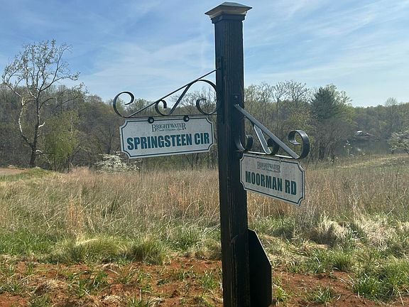 2nd image of 26 Springsteen Cir
