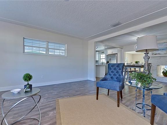 5th image of 512 W 124th Ave
