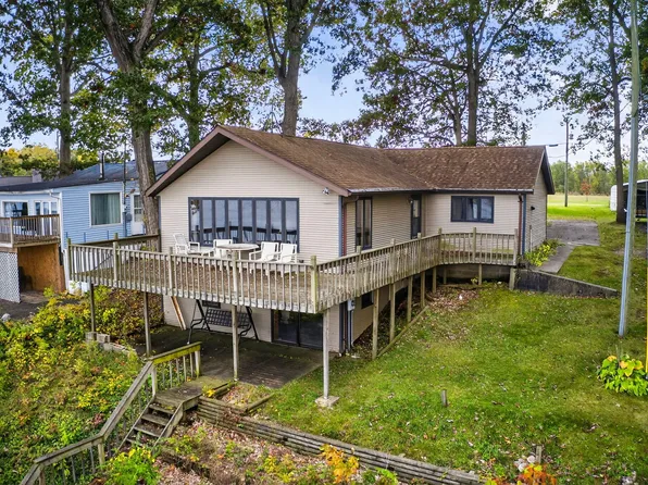 48168 70th Ave, Decatur, MI 49045