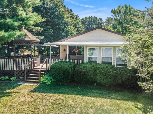 17180 Warrior Dr, Howard City, MI 49329