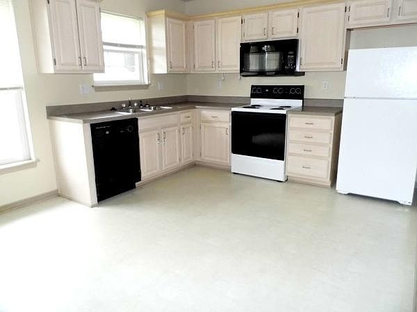 1st image of 303 NE 7th St APT A