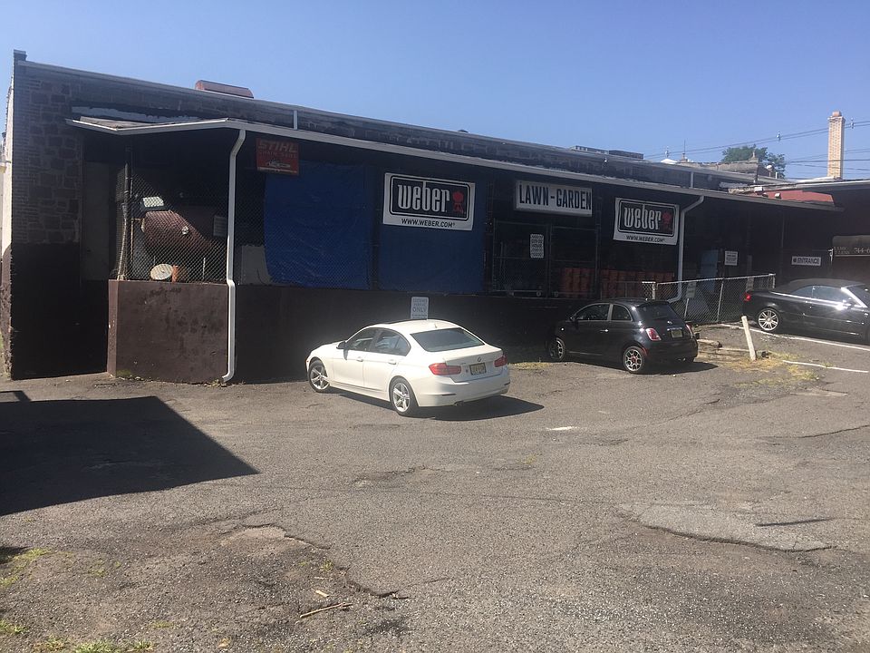2nd image of 321 Orange Rd
