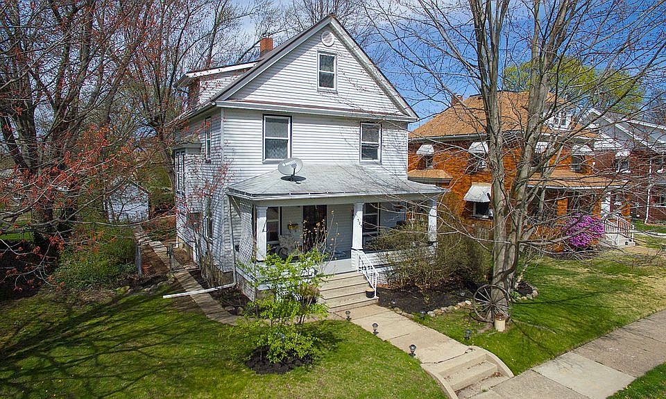 1st image of 523 W Maple St