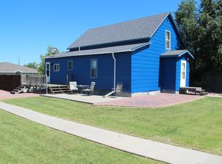 402 E 3rd St, Winner, SD 57580