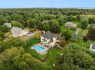 109 Crest Field Ln, North Kingstown, RI 02852