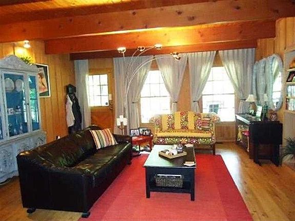 Great Room looking to entrance
