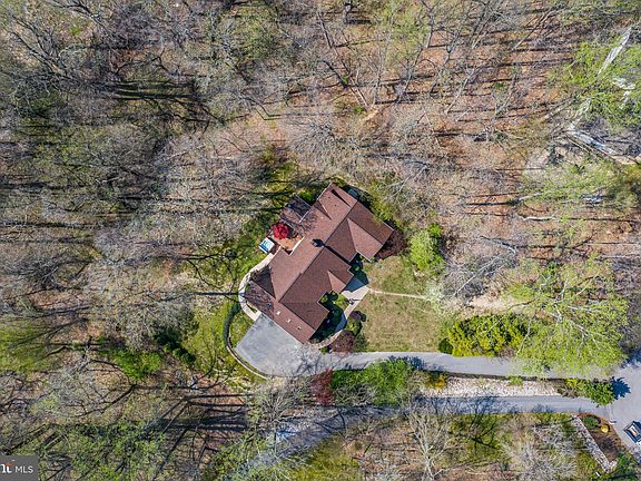 4th image of 8820 Stratford Ct