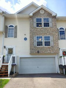 503 Pine Valley Dr, Imperial, PA, 15126