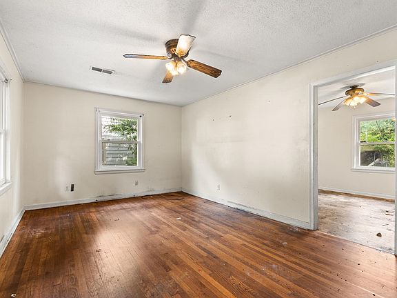 3rd image of 3839 S Goodman Cir