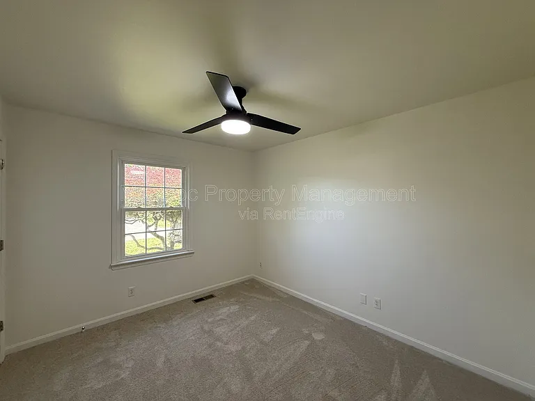 1225 Dewberry Dr — Photo 15