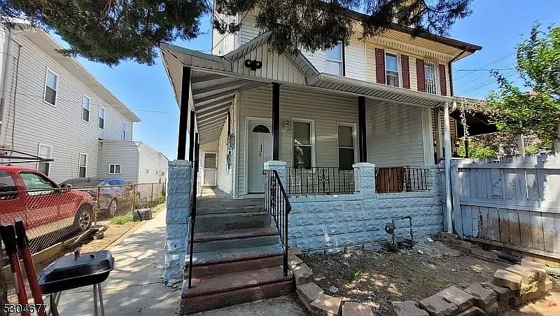 1st image of 135 N 28th St APT B