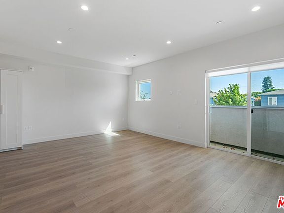 5th image of 2336 Westwood Blvd #321