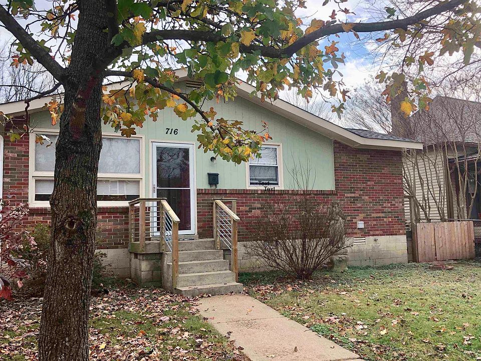 Sweet 1966 Mid Century Ranch in Historic Edgfield. Walk out your front door and walk to East Park and the many venues close by including Nissan Stadium
