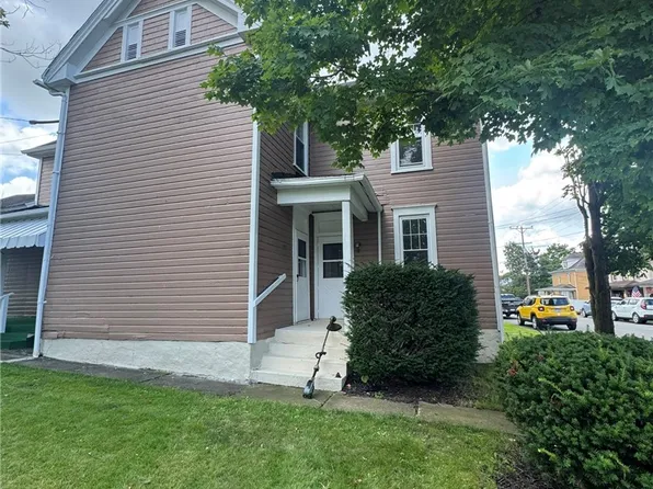 500 Painter St, Everson, PA 15631
