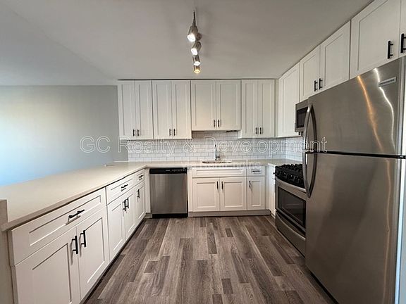 5th image of 800 Graceland Ave #304
