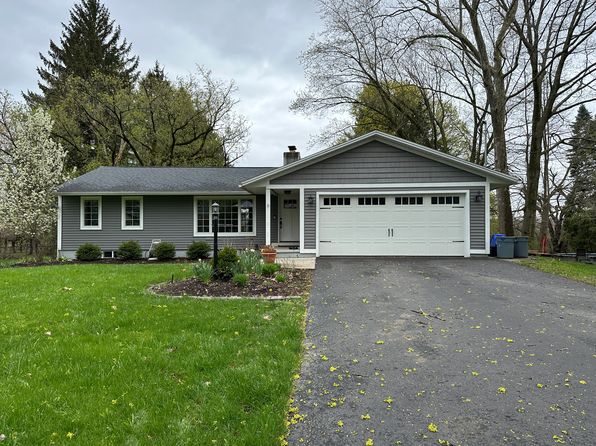 6722 Kinne Rd, Syracuse, NY 13214