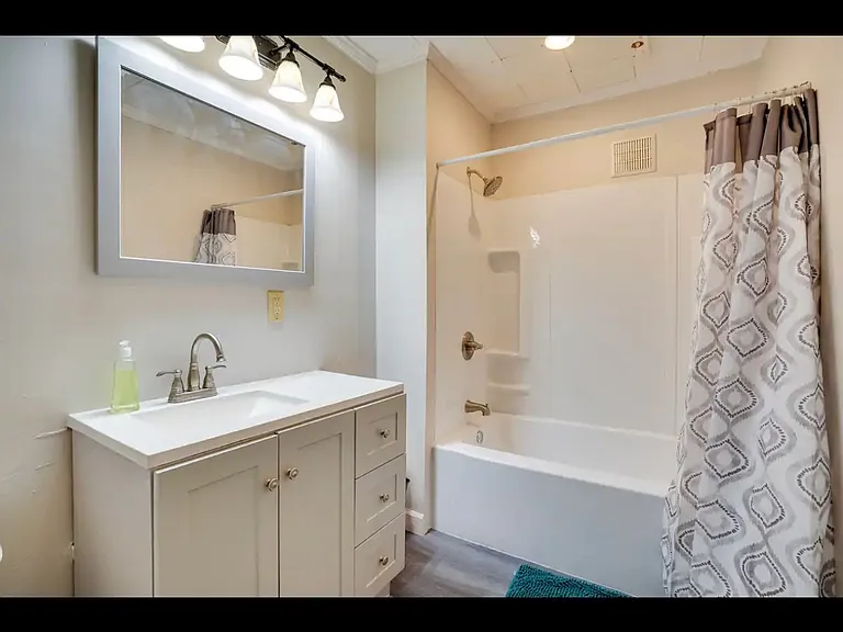 765 Westcott St — Photo 13