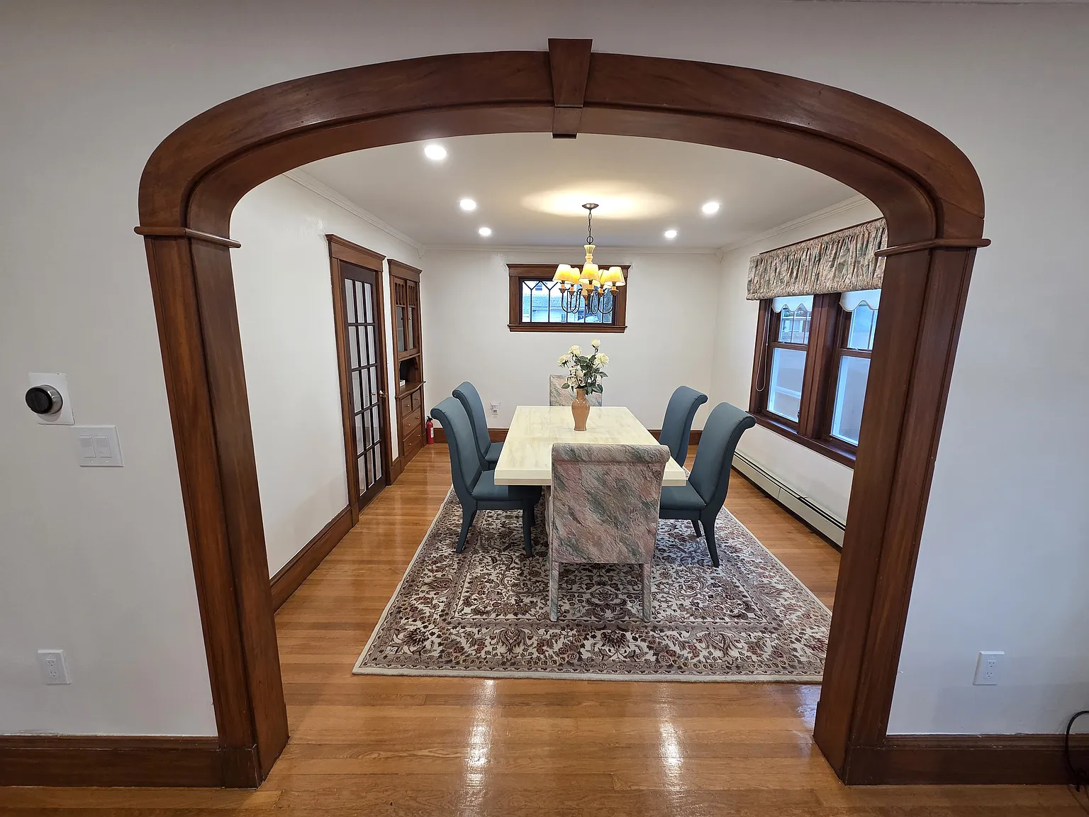 3 bed, 2.5 bath, 1447 sqft, $3,600 — Photo 2