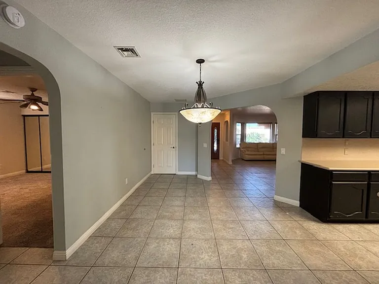 2323 Daytona Loop — Photo 7