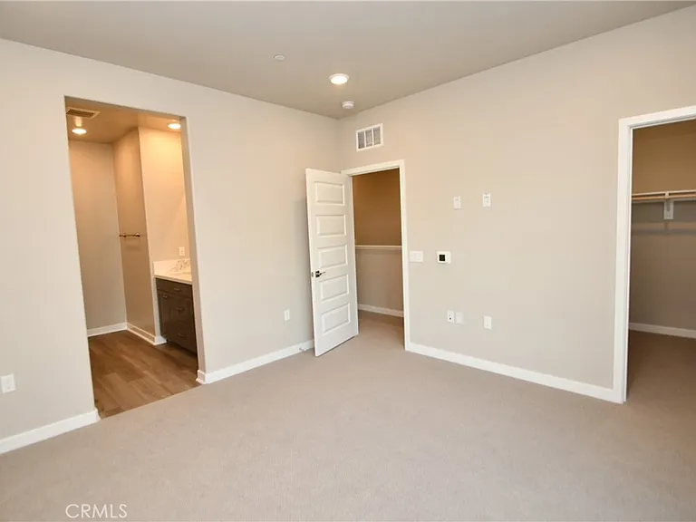 1487 Skyline Ln — Photo 29