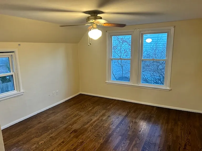 322 S Twyckenham Dr — Photo 17