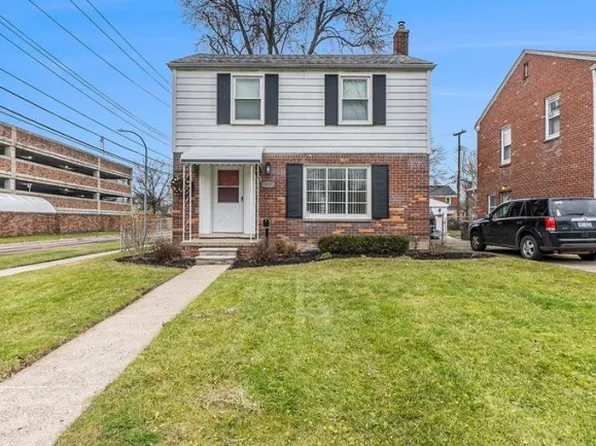 19201 Raymond St, Grosse Pointe Woods, MI 48236