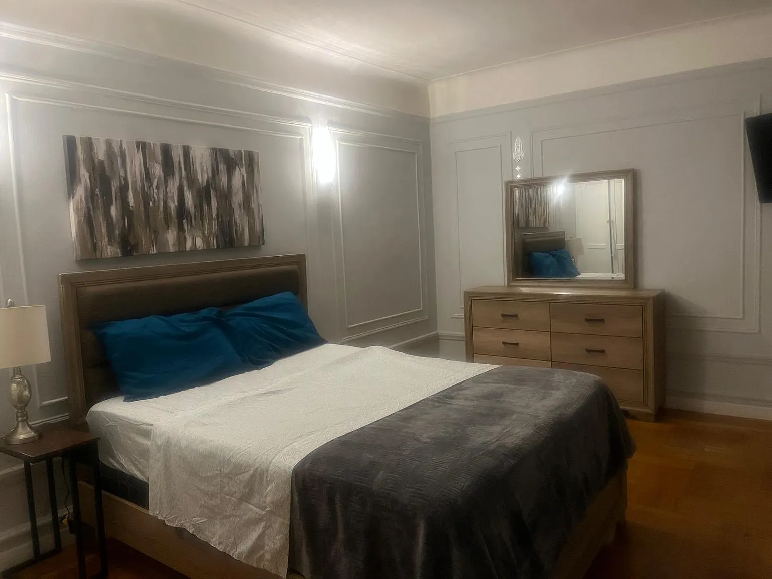 3 bed, 960 sqft, $1,200 — Photo 2
