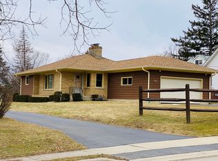 824 Hillview Ave, West Chicago, IL 60185