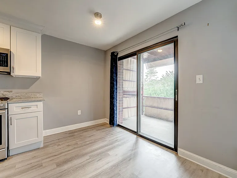 1565 N Colonial Ter #304 — Photo 5