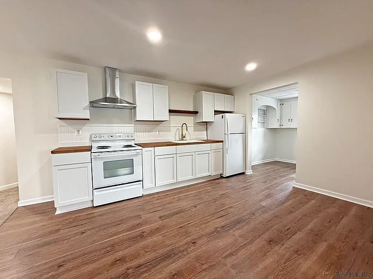 900 Somerset Ave #2 — Photo 8