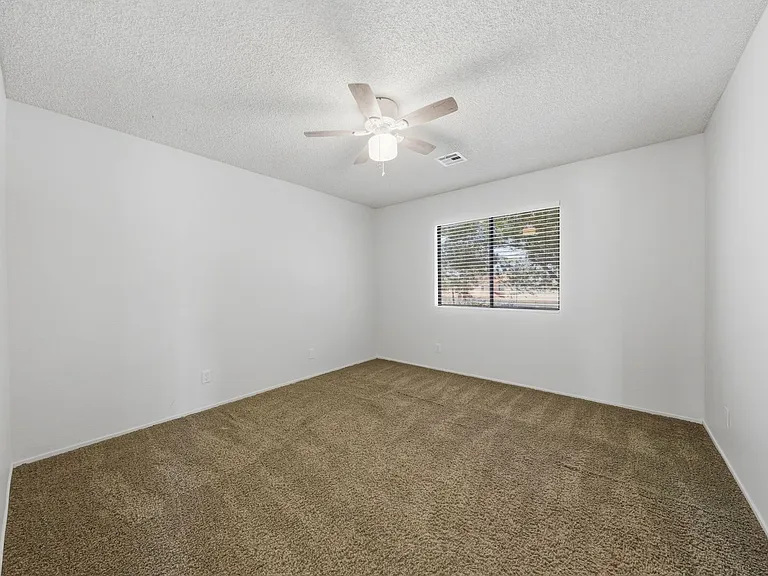 348 Faulkner Ct — Photo 26