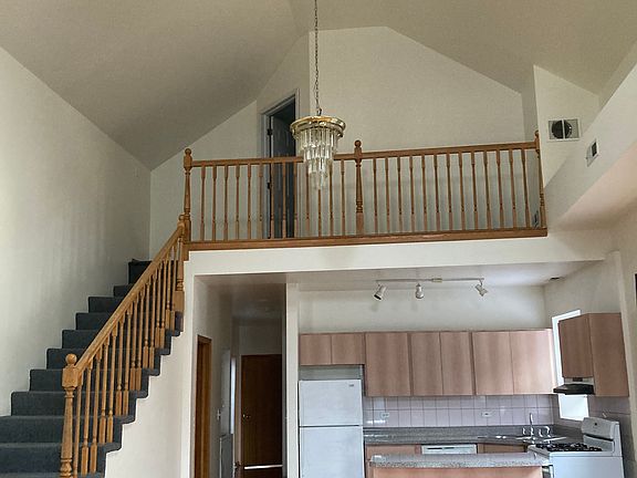 5th image of 1247 W Erie St APT 3