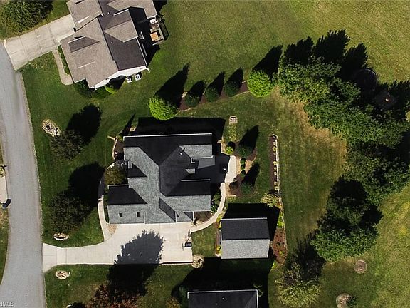 3rd image of 7702 Cedar Chase Dr