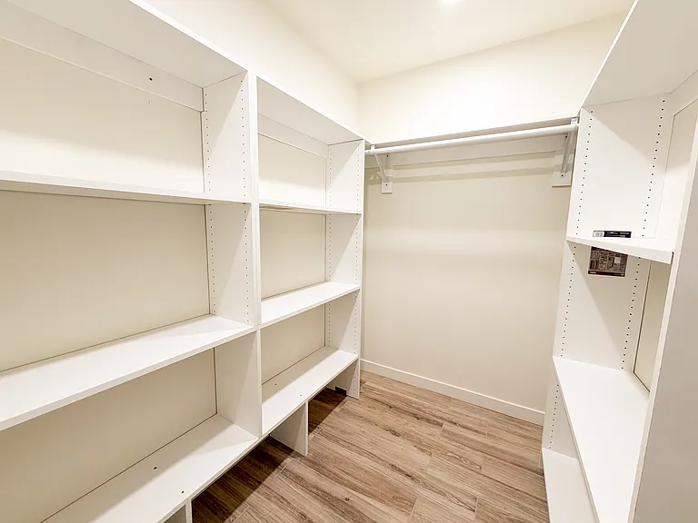 5130 Wood Ave #B — Photo 8