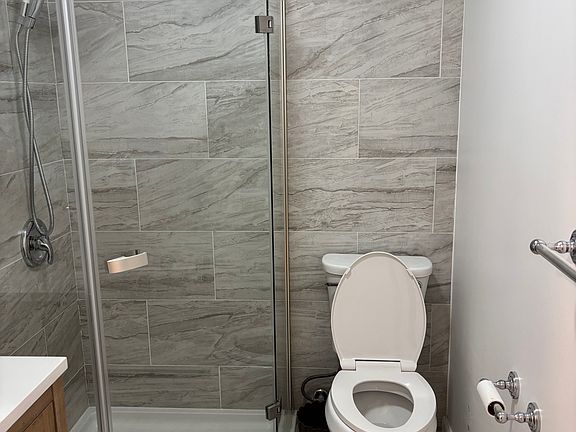 3rd image of 85 Mallory Ave Floor 1