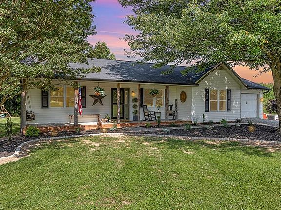 2nd image of 132 Mulberry Ln