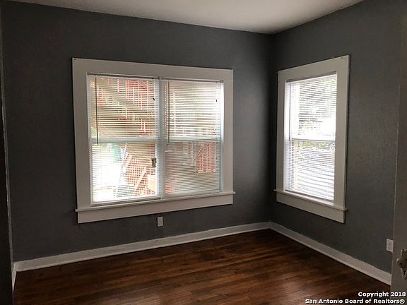 5th image of 1702 W Mistletoe Ave APT 2