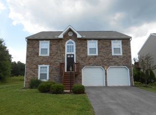 330 Haystack Ave, Pataskala, OH 43062