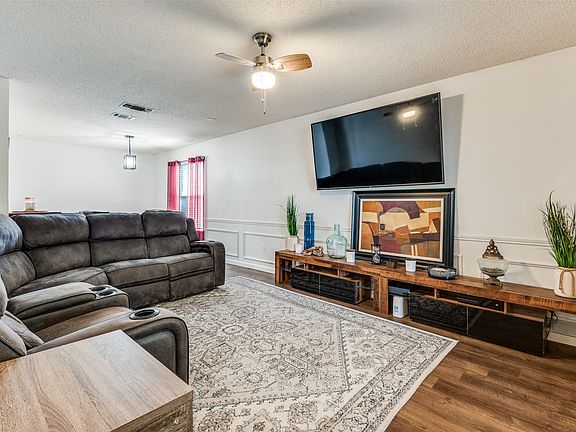 2nd image of 627 Lemon Dr