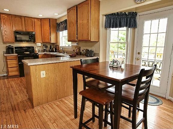 4th image of 179 Chelsea Dr