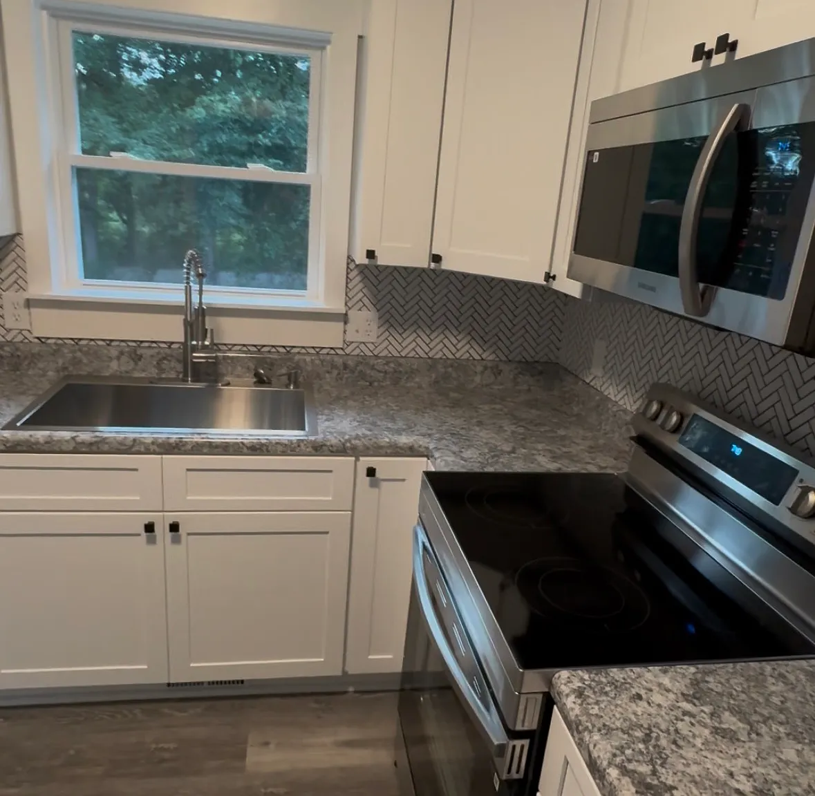 3 bed, 1218 sqft, $1,850 — Photo 2