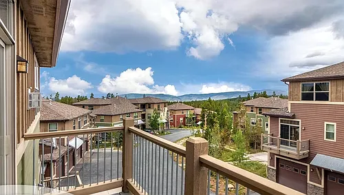 400 Cougar Gcr Ave #5 Photo 1