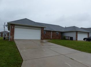 713 McLean Ct, Nixa, MO 65714