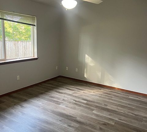 3rd image of 12716 5th Avenue Ct E