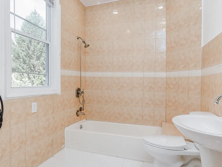 147 Avenue E #3 — Photo 15