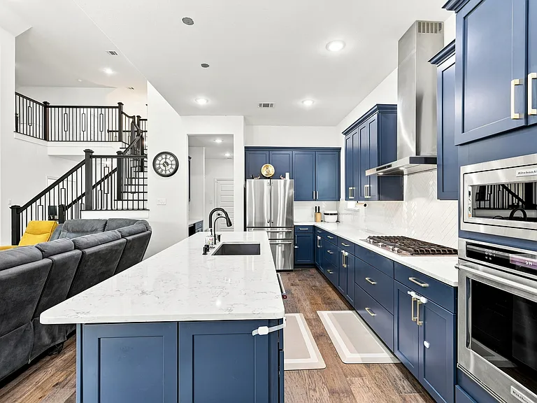 1717 Canals Dr — Photo 2